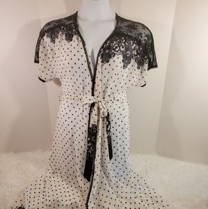 💥 SOLD IN BLOOM Floor Length Black and White Robe SOLD